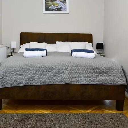 Apartment Demetrovics Udvarhaz Erlau
