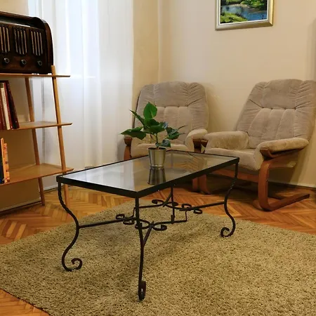 Apartment Demetrovics Udvarhaz