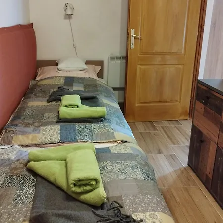 Demetrovics Udvarhaz Apartament Eger