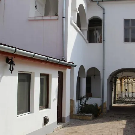 Demetrovics Udvarhaz Apartament *