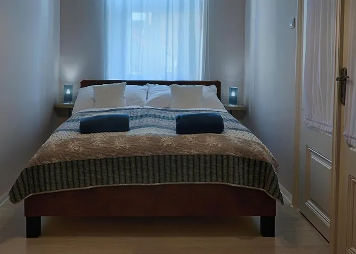 Demetrovics Udvarhaz *
