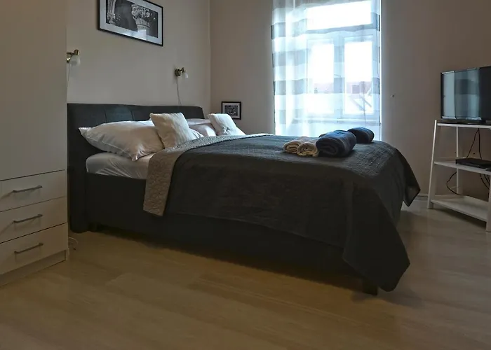Demetrovics Udvarhaz Apartament Eger