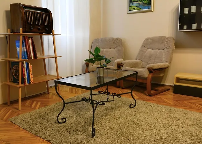 Apartament Demetrovics Udvarhaz