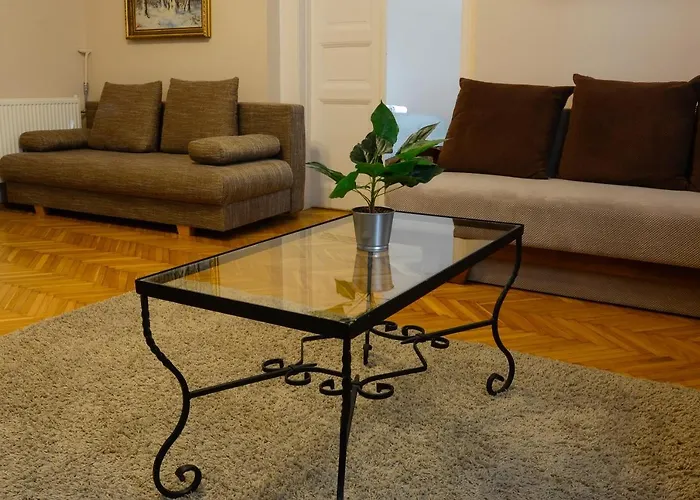 Demetrovics Udvarhaz Apartament