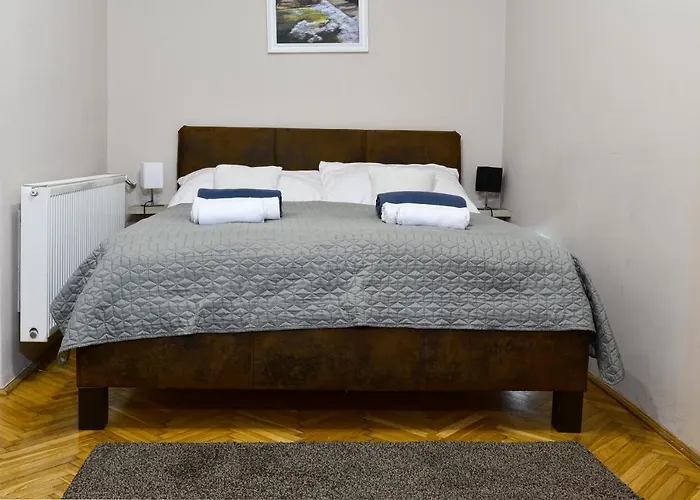 Apartament Demetrovics Udvarhaz Eger