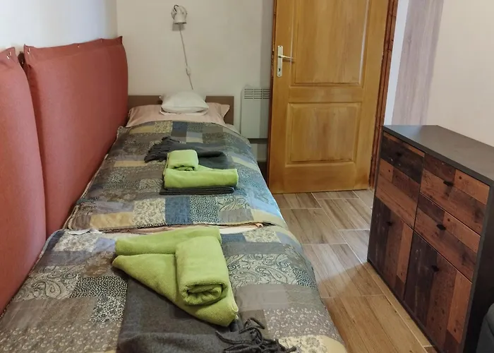 Demetrovics Udvarhaz Apartment Erlau